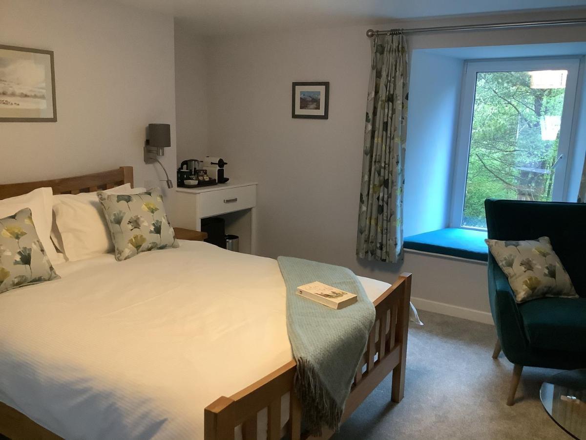 Little London Bed & Breakfast And Glamping Pod Hotel Abercraf Bagian luar foto