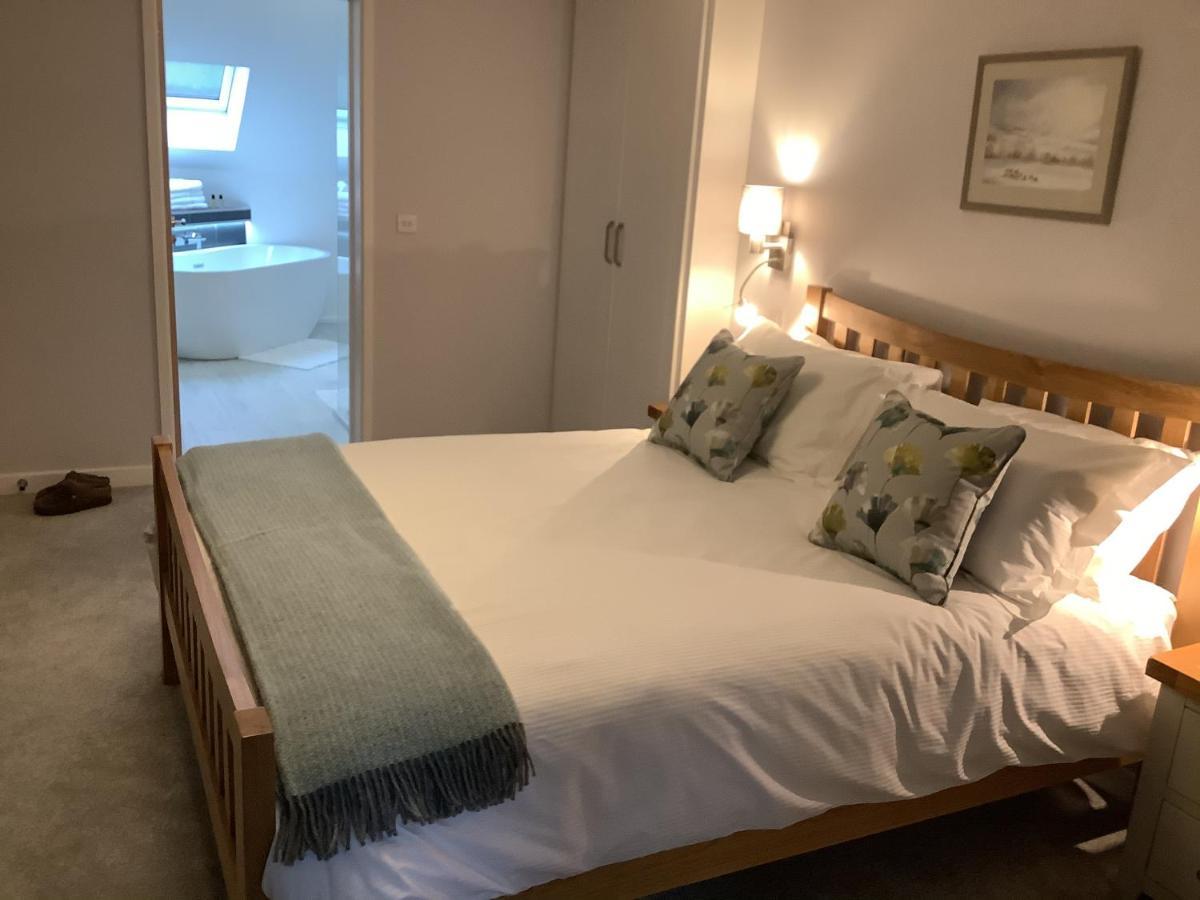 Little London Bed & Breakfast And Glamping Pod Hotel Abercraf Bagian luar foto