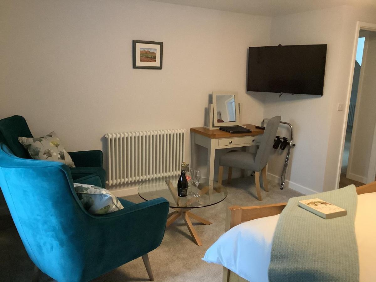 Little London Bed & Breakfast And Glamping Pod Hotel Abercraf Bagian luar foto