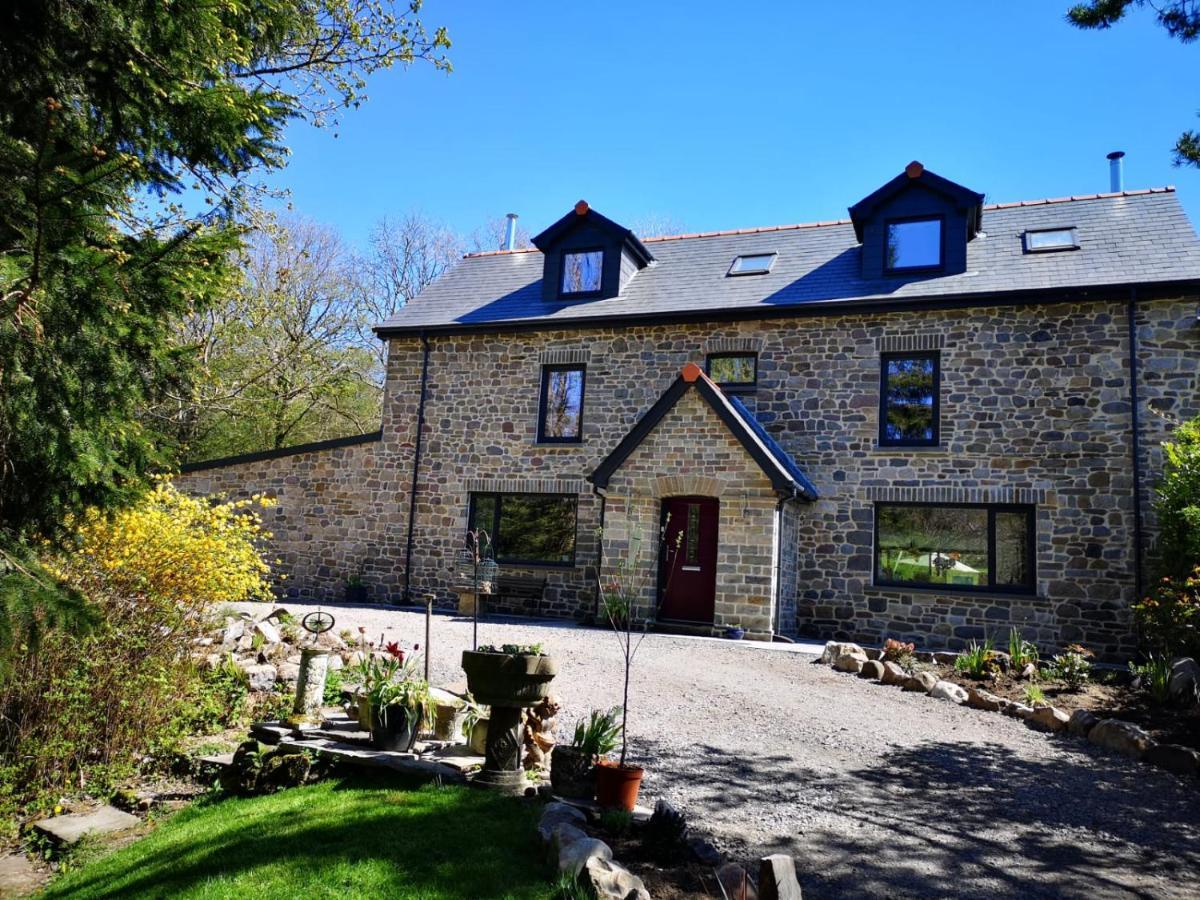 Little London Bed & Breakfast And Glamping Pod Hotel Abercraf Bagian luar foto