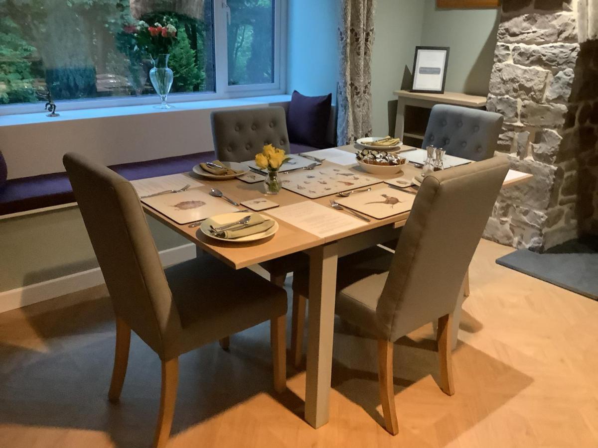 Little London Bed & Breakfast And Glamping Pod Hotel Abercraf Bagian luar foto