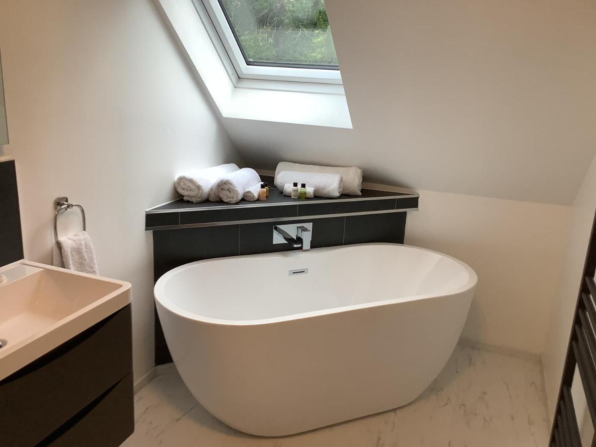 Little London Bed & Breakfast And Glamping Pod Hotel Abercraf Bagian luar foto