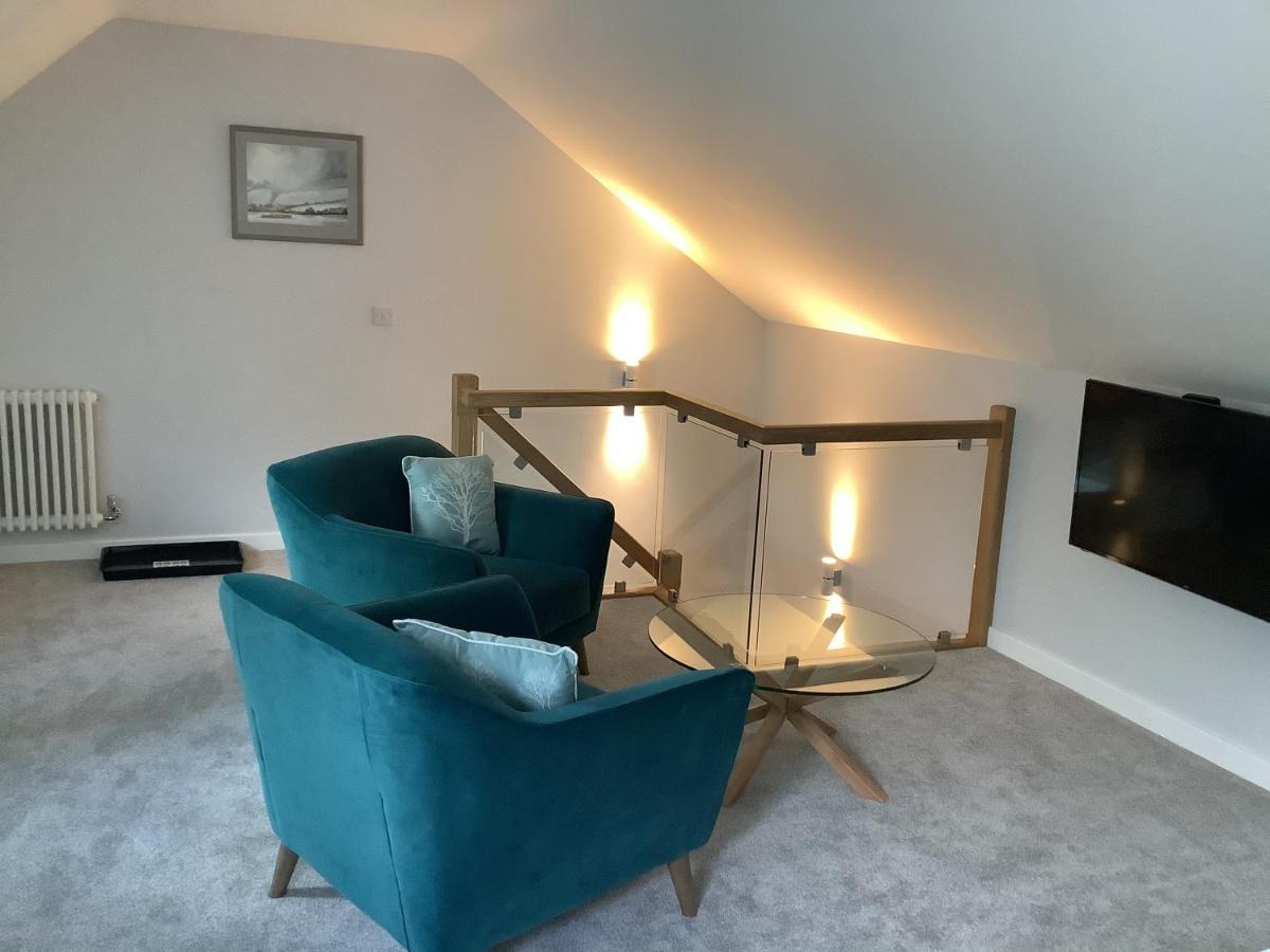 Little London Bed & Breakfast And Glamping Pod Hotel Abercraf Bagian luar foto