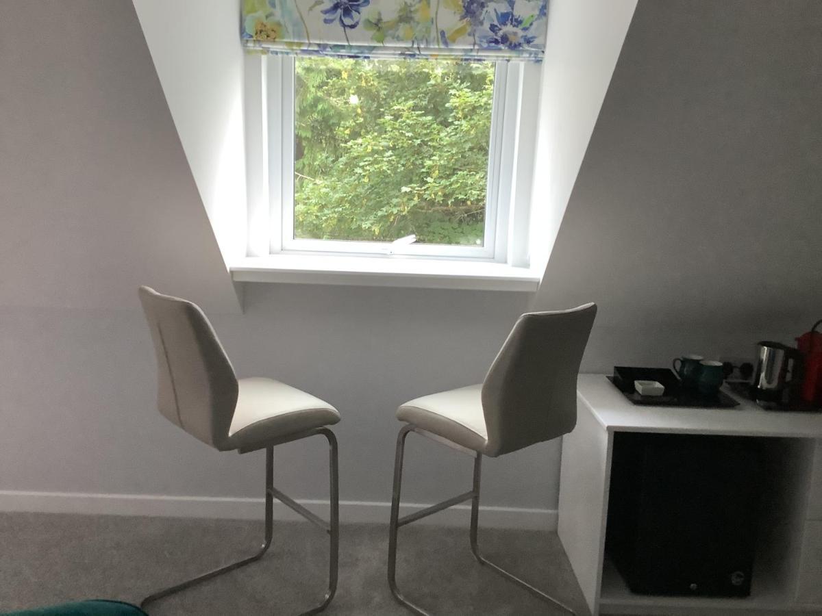 Little London Bed & Breakfast And Glamping Pod Hotel Abercraf Bagian luar foto