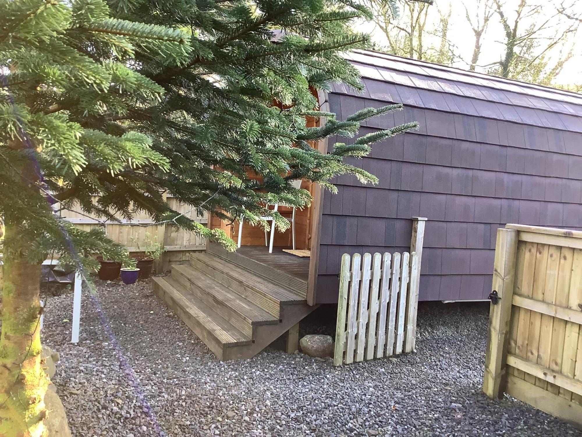 Little London Bed & Breakfast And Glamping Pod Hotel Abercraf Bagian luar foto