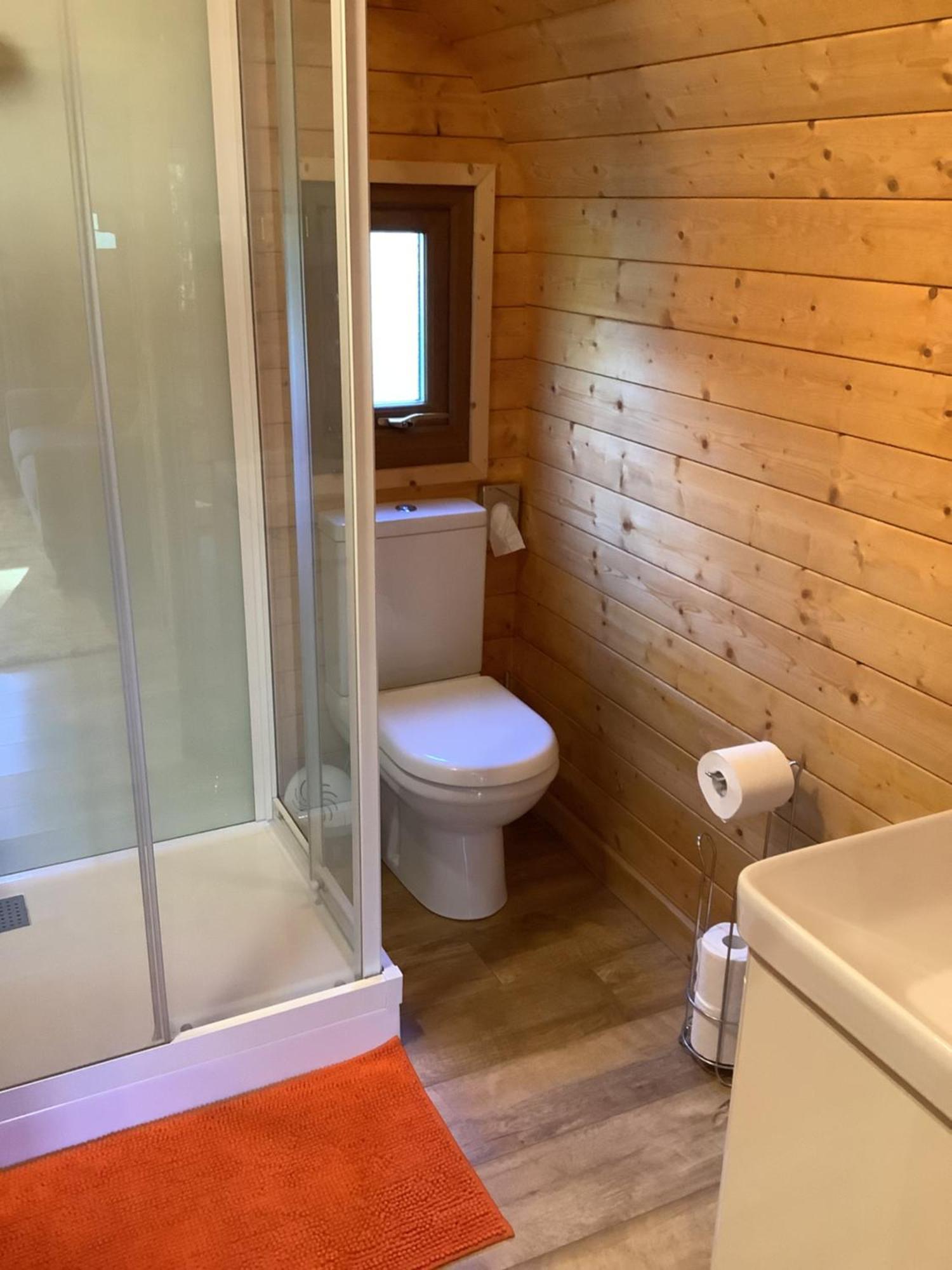 Little London Bed & Breakfast And Glamping Pod Hotel Abercraf Bagian luar foto