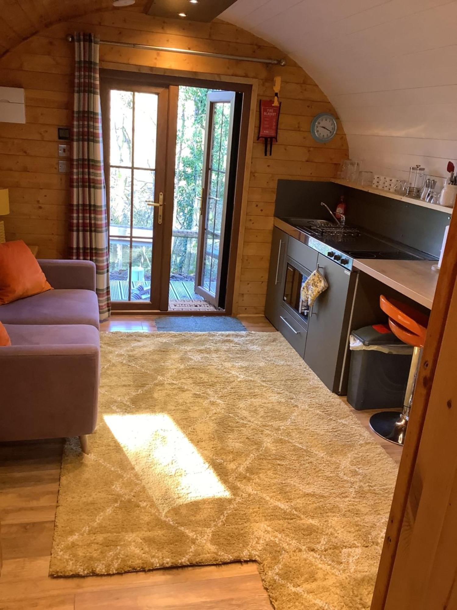 Little London Bed & Breakfast And Glamping Pod Hotel Abercraf Bagian luar foto